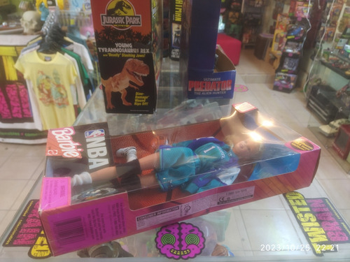 Official Nba Charlotte Hornets Team Edition Barbie Muñeca (Usado)