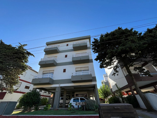 Magnifico Departamento Tres Ambientes Con Cochera Y Gas Natural A Metros Del Mar En Venta En Villa Gesell