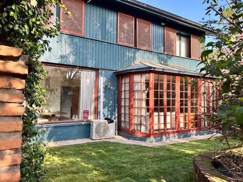 Exclusiva Casa Remodelada En Arriendo, Vitacura
