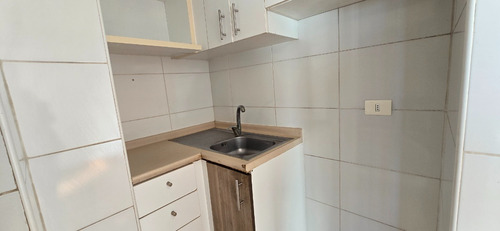 Depto 1 Dormitorio En Lord Cochrane 625 / Metro Toesca