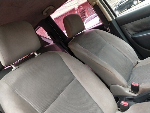 Imagem 5 de 8 de Nissan Livina 1.6 Flex