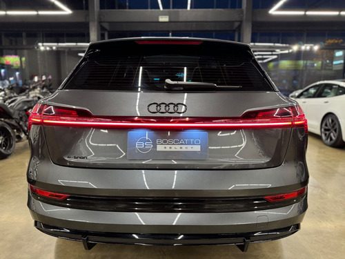 Audi E-tron Performace Aut. (Elétrico)