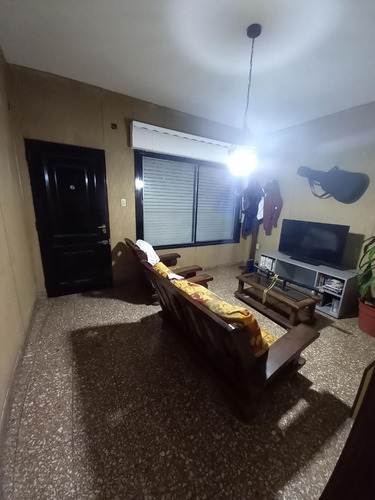 Imagen 2 de 21 de Casa 3 Amb + 2 Departamentos! En Block! Ideal Inversor
