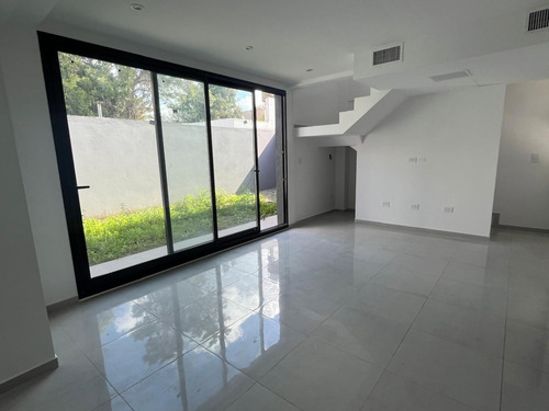 Excelentes Duplex De Tres Dormitorios De Categoría A Estrenar