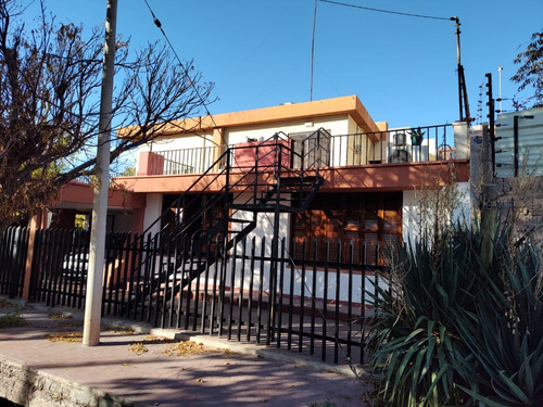 Vendo Casa + Departamento En Excelente Zona De Mendoza