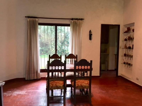 Casa Colonial Impecable En Un Lindo Lote Parquizado En Venta