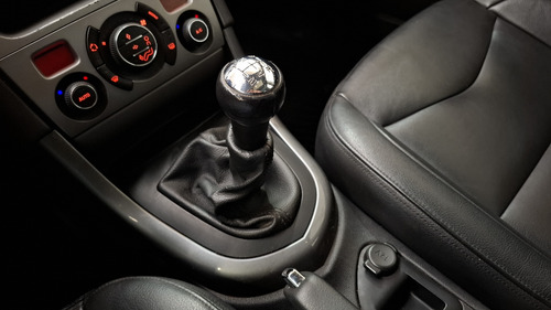 Peugeot 408 2.0 16V ALLURE+