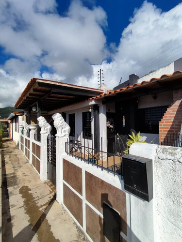 Imagen 1 de 6 de Casa Conj Privado Lomas De Guatamares