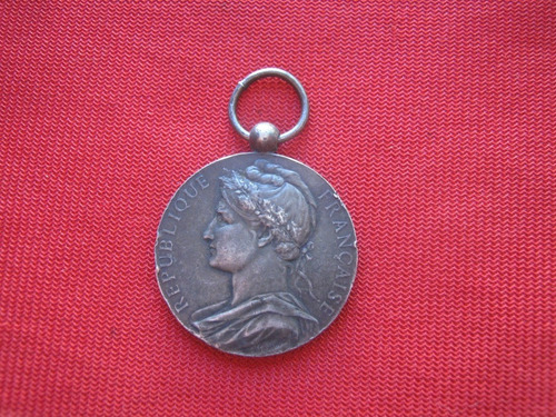 Medalla Comercio E Industria Francia 1906 Plata 
