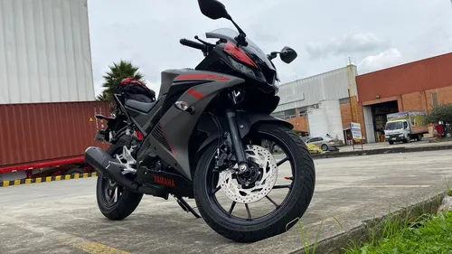 Yamaha R15 V3