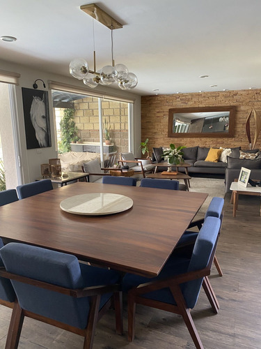 Casa En Venta En Huertas La Joya Queretaro, Con Alberca Y 4 Recamaras.