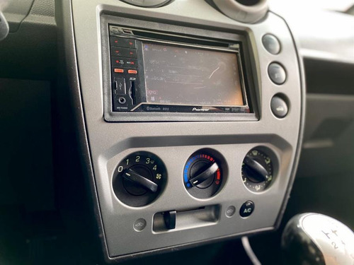 Ford Fiesta Sedan 1.6 Rocam (flex) Flex Manual