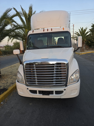 Excelente Tractocamion Mulita Freightliner Cascadia Evolució