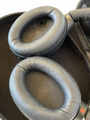 Sony Wh-1000xm4 Audífonos Inalámbricos Cancelación De Ruido Negro (Usado)