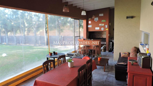 Imagen 12 de 17 de Casa En Venta En Berazategui Las Golondrinas 6 Ambientes