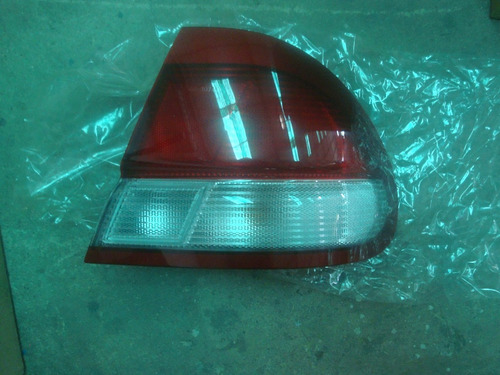 Stop Mica Trasera Derecho Ford Laser 98 A 99 Ford Original