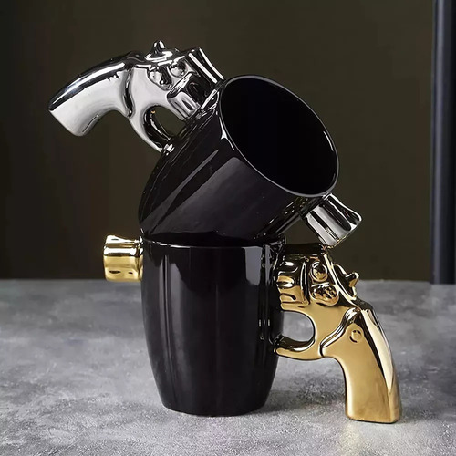 Una Taza De Cerámica Con Forma De Revólver, Estilo A
