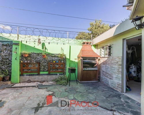 Venta · Casa En Villa Bosch · Cochera · pileta