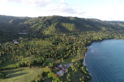 En Venta Terreno Con 800metros De Playa En Bahia De Samana