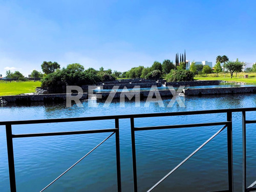 Venta En El Campanario Residencial Y Golf: Seguridad, Lujo Y Comodidad