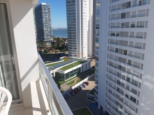 Imagen 6 de 10 de Apartamento En Alquiler De Temporada, Con Terraza, Cochera Y Servicios A Media Cuadra Del Mar