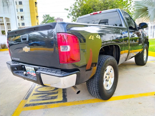 Imagen 5 de 11 de Chevrolet Silverado Lt