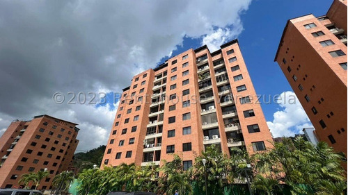 Bello Apartamento En Venta En Colinas De La Tahona