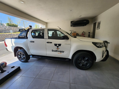 Toyota Hilux 2.7 Cabina Doble Sr Mt