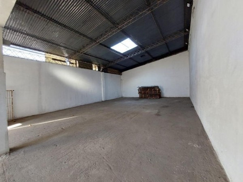 Imagen 5 de 13 de Galpon En Alquiler En Dock Sud, Avellaneda. 256 M2 Totales. Energía Trifásica.