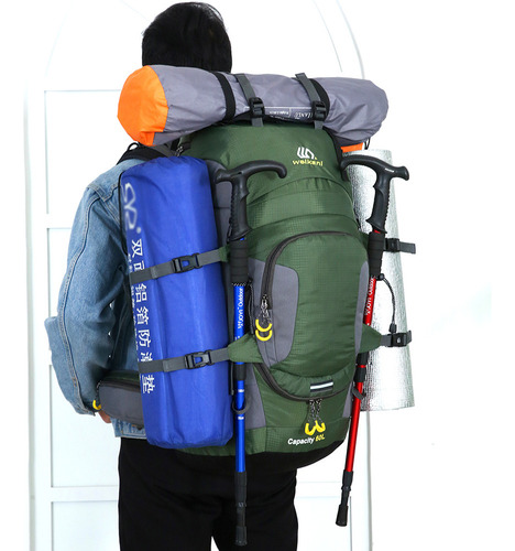 A Mochila De Senderismo Impermeable De 60 L Para Acampar Y