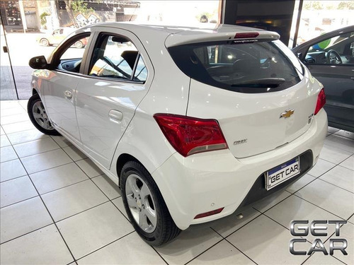 Imagem 6 de 8 de Chevrolet Onix Onix 1.4 Mpfi Lt 8v Flex 4p Manual