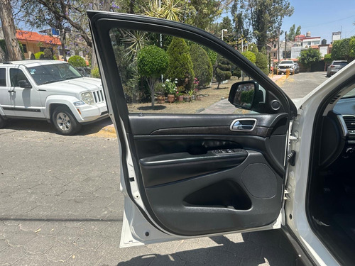 Jeep Grand Cherokee Laredo V6 Lujo 4x2 At