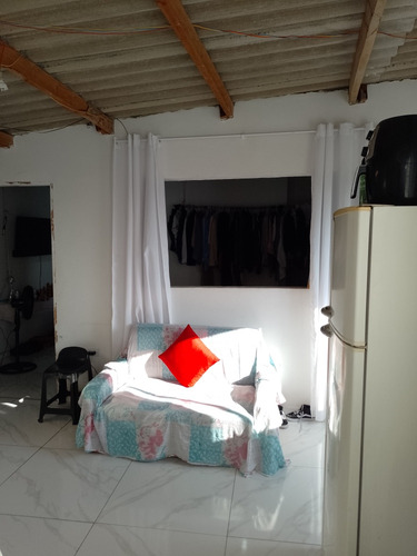Casa Com Dois Quartos Sala Cozinha Americana Um Banheiro