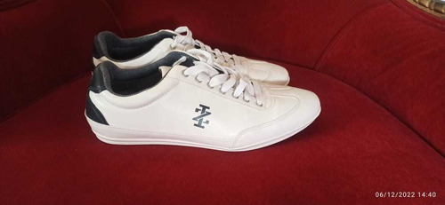 Imagen 2 de 3 de Tenis Marca Izod Color Blanco Size 9 Y 1/2nuevos 8092989427