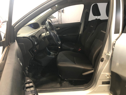 Toyota Etios 1.5 Cross