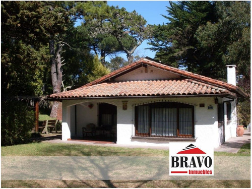 Chalet 4 Amb. En Zona Residencial Cercano A Playa | Villa Gesell | Cod.0821