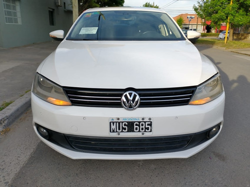 Imagen 8 de 15 de Volkswagen Vento Luxury 2.5 Tiptronic