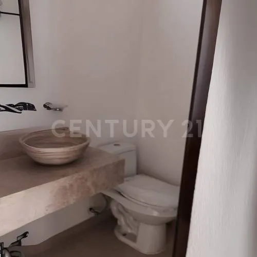 Casa En Renta Al Sur En Residencial Lucerna