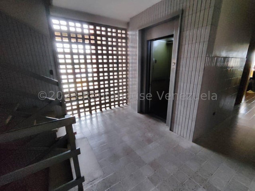 Vendo Apartamento En Turmero (castel Grande), Código 25-13554 Cm Leer Descripción
