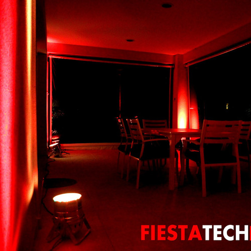 Imagen 8 de 10 de Alquiler Sonido Dj Luces Led Karaoke Proyector Fiestatech