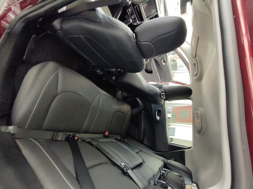 Imagen 11 de 15 de Toro Freedom 2.0 16v Multijet Diesel 4x4 At9 (*dr*)
