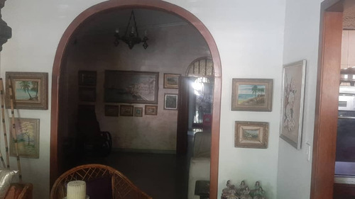 Vera Casa Inmobiliaria Vende Casa Para Uso Comercial En El Morro (san Diego) Frente A La Av Don Julio Centeno. Excelente Punto De Inversión Con Alto Tráfico