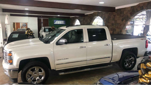 Imagen 2 de 15 de Chevrolet Cheyenne 2015 4p Ltz Doble Cab V8/5.3 Aut 4x4