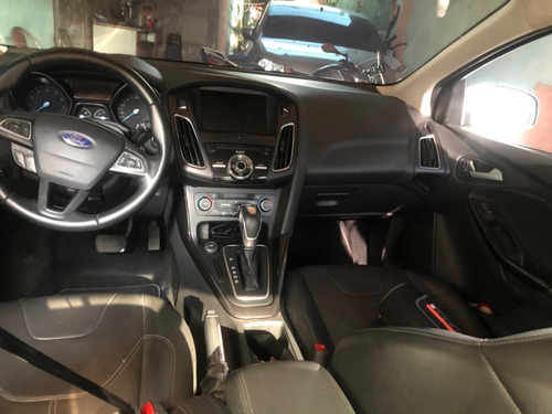 Ford Focus Titanium 2.0 Poweshift