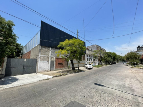 Imagen 2 de 6 de Oportunidad - Deposito 4.500 M2 - Lanus