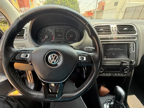 Volkswagen Vento 1.6 Highline At
