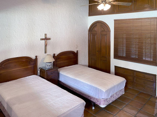 Casa En Fraccionamiento En Tabachines, Cuernavaca, Morelos - Lpi-5-fr