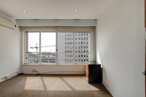 Piso De Oficinas En Excelente Ubicacion. Planta Dividida Con Muy Buena Luz Natural Y Vistas Abiertas