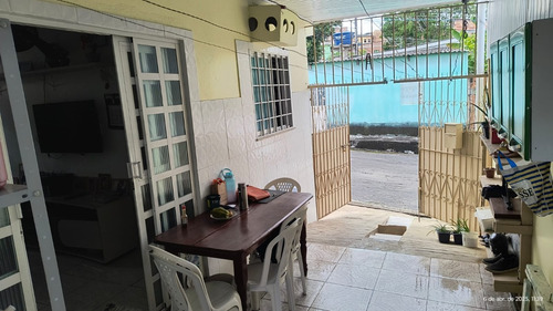 Vendo Terreno Com Duas Casas