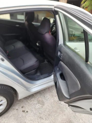 Toyota Prius 1.8 Base Cvt